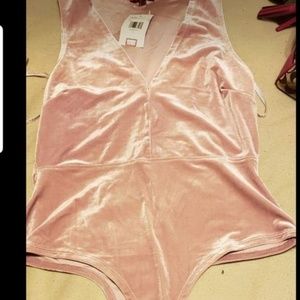GUESS BODYSUIT (light pink)